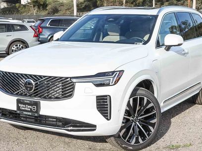 New 2026 Volvo XC90 T8 Plus w/ Protection Package Premier