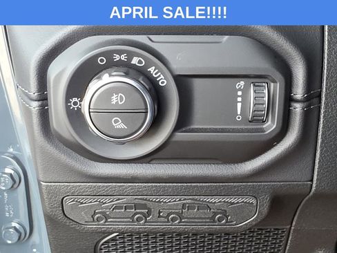 Used 2025 Jeep Gladiator Mojave w/ Convenience Group image 28