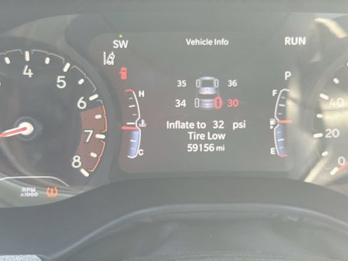 Used 2024 Jeep Compass Latitude AWD/4WD image 10