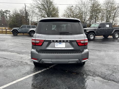 Used 2022 Nissan Armada SV w/ SV Appearance Package image 6