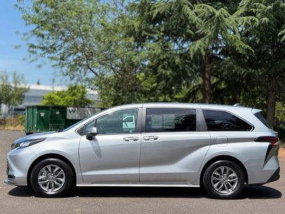Certified 2023 Toyota Sienna XLE