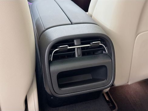 Used 2024 Mercedes-Benz E 350 4MATIC Sedan image 28