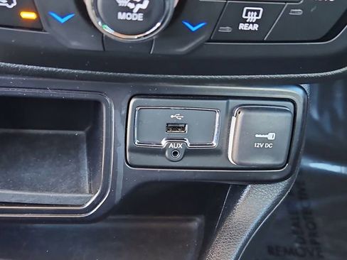 Used 2018 Jeep Renegade Latitude image 26