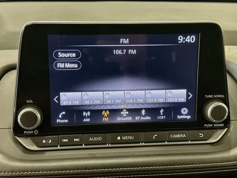 Used 2025 Nissan Rogue SV AWD/4WD image 21