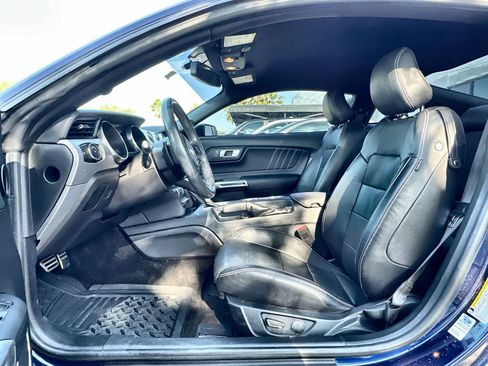 Used 2018 Ford Mustang Premium image 3