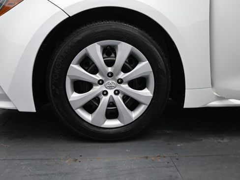 Used 2021 Toyota Corolla LE image 13