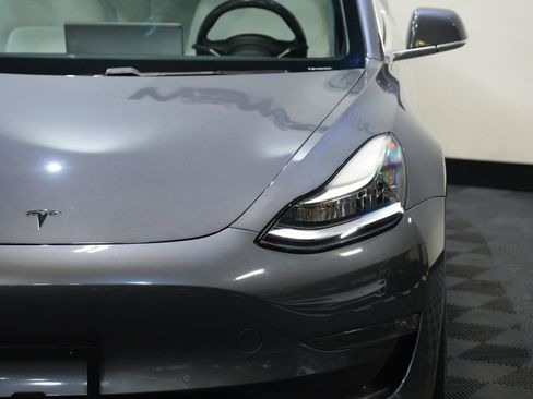 Used 2019 Tesla Model 3 Performance image 10