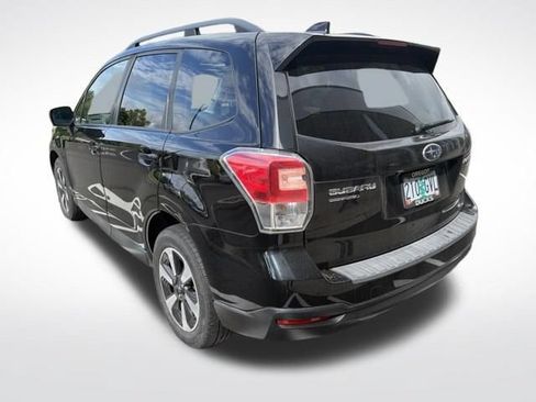 Used 2017 Subaru Forester 2.5i Premium w/ All-Weather Package AWD/4WD image 5