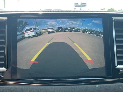 Used 2025 Chrysler Pacifica Select FWD image 27