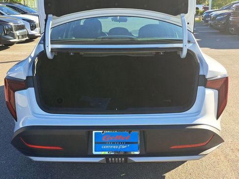 Used 2025 Kia K4 LXS image 13