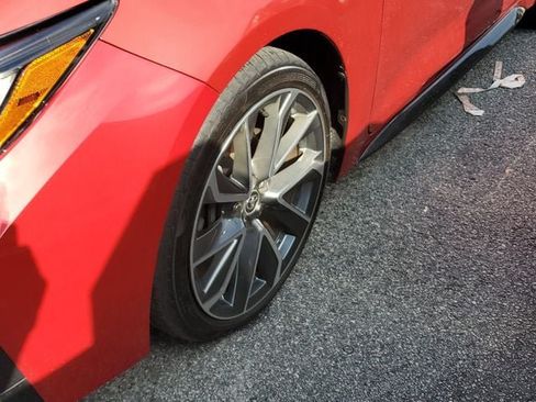 Used 2020 Toyota Corolla SE w/ SE Premium Package FWD image 5