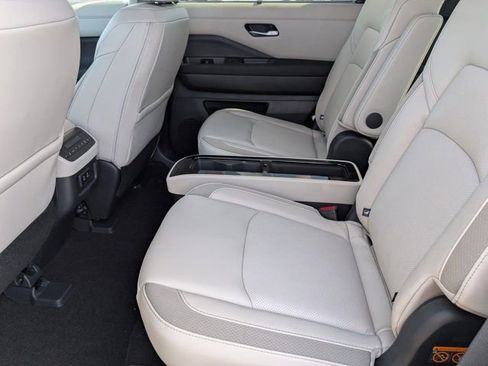 New 2026 Nissan Pathfinder SL w/ SL Premium Package FWD image 20