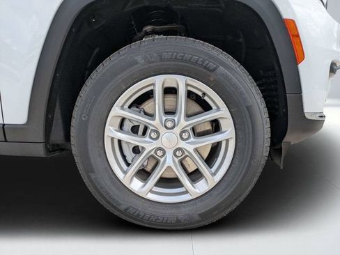 New 2026 Jeep Grand Cherokee L 2WD image 10