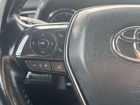 Used 2019 Toyota Camry SE image 18