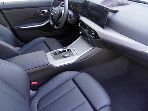 Certified 2025 BMW 330i Sedan RWD image 10