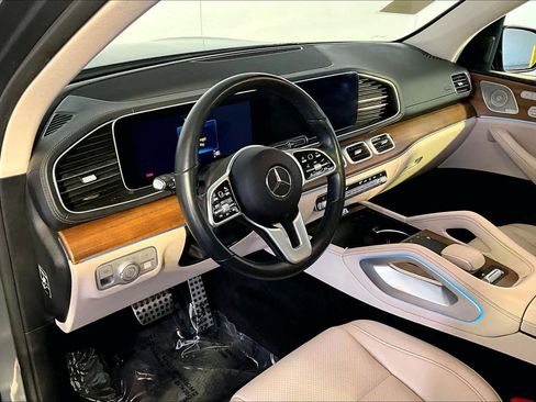 Used 2023 Mercedes-Benz GLS 450 4MATIC image 18