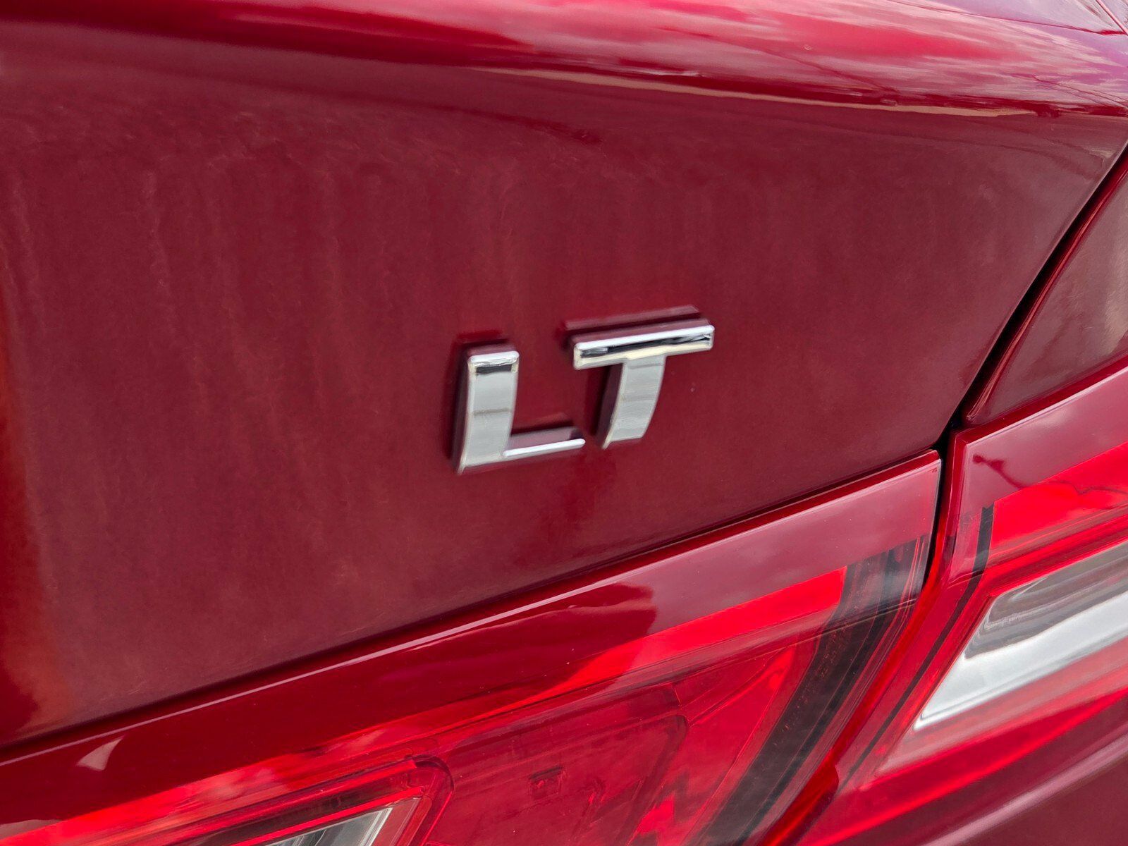 Used 2025 Chevrolet Malibu LT FWD image 12