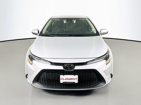 Used 2022 Toyota Corolla LE image 3