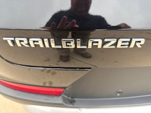 Used 2024 Chevrolet TrailBlazer LT w/ Driver Confidence Package image 11