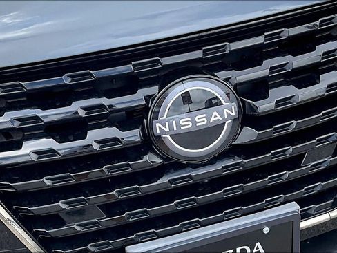 Used 2023 Nissan Kicks SR FWD image 34