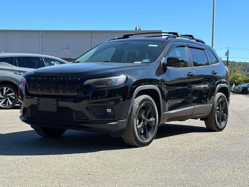 Used 2020 Jeep Cherokee Latitude Plus image 2