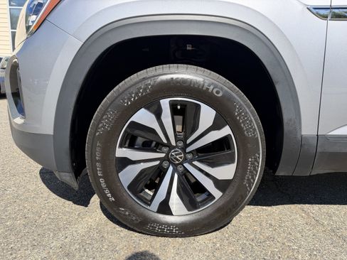 Used 2024 Volkswagen Atlas Cross Sport SE AWD/4WD image 8