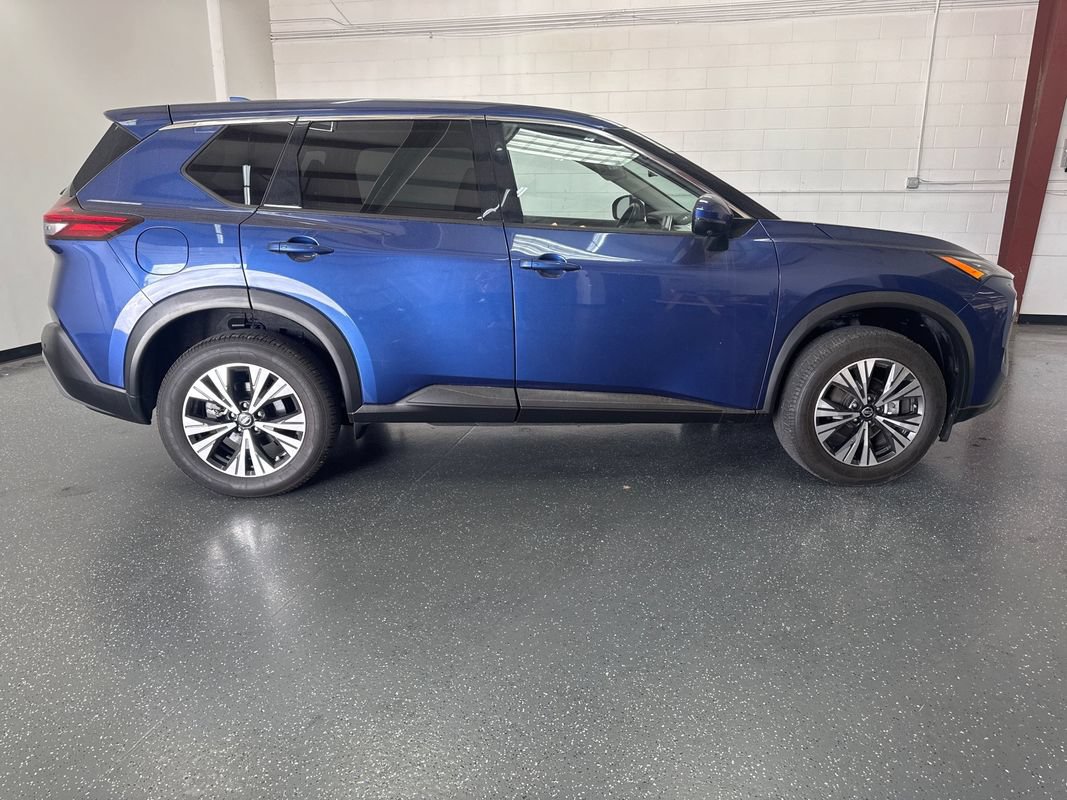 Used 2021 Nissan Rogue SV AWD/4WD image 3