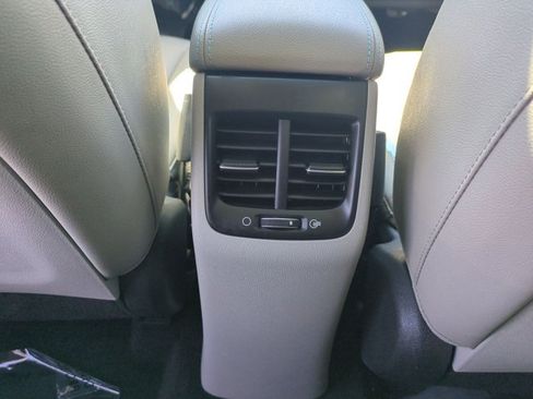 Used 2020 Kia Niro EX Premium FWD image 18