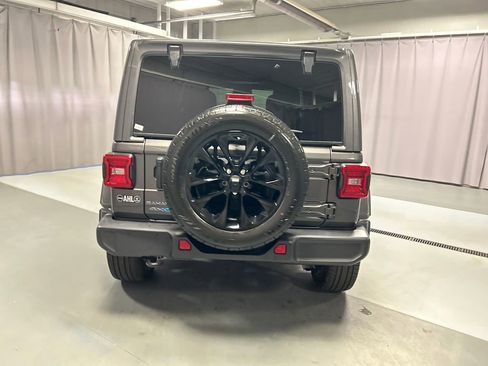 Used 2025 Jeep Wrangler Unlimited Sahara image 6