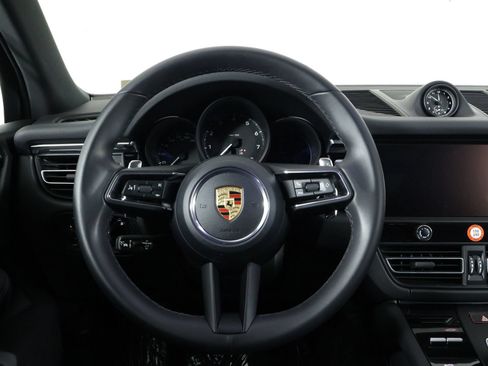 Certified 2026 Porsche Macan AWD/4WD image 12