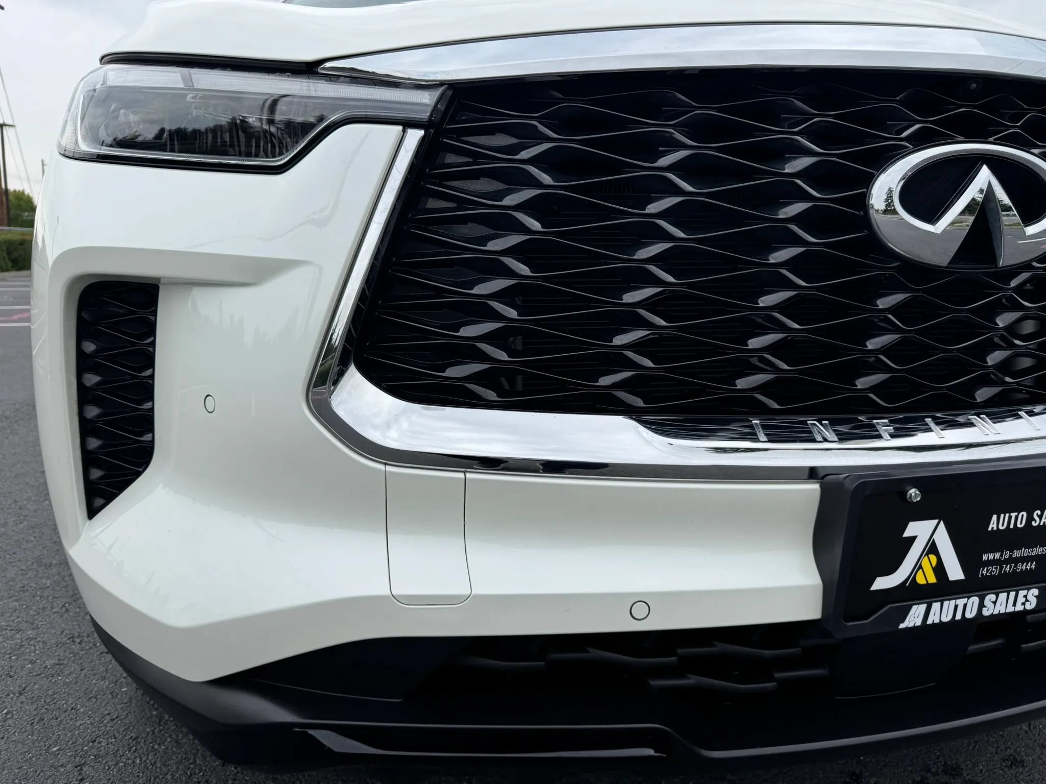 Used 2023 INFINITI QX60 Luxe w/ Vision Package AWD/4WD image 11
