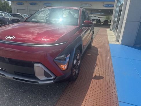 Used 2025 Hyundai Kona SEL image 7