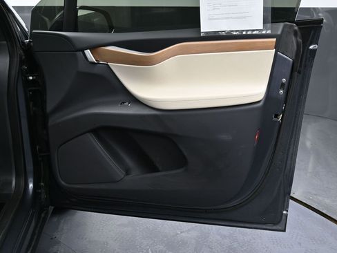 Used 2021 Tesla Model X Long Range image 42