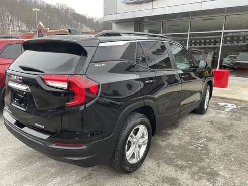 Used 2022 GMC Terrain SLE w/ Driver Convenience Package AWD/4WD image 4