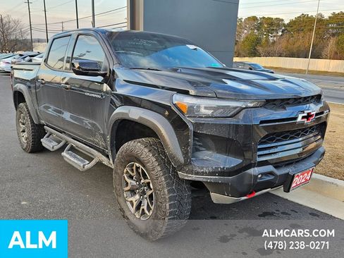 Used 2024 Chevrolet Colorado ZR2 w/ ZR2 Convenience Package III image 4