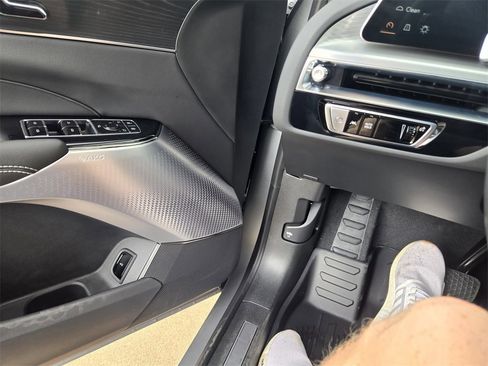 New 2025 Cadillac Lyriq Luxury image 25