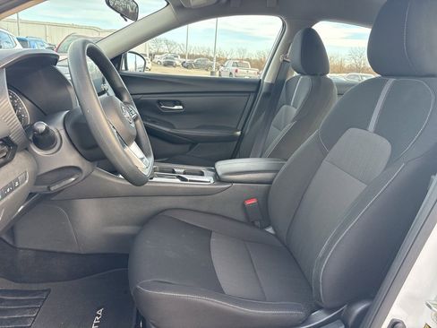 Used 2025 Nissan Sentra SV image 9