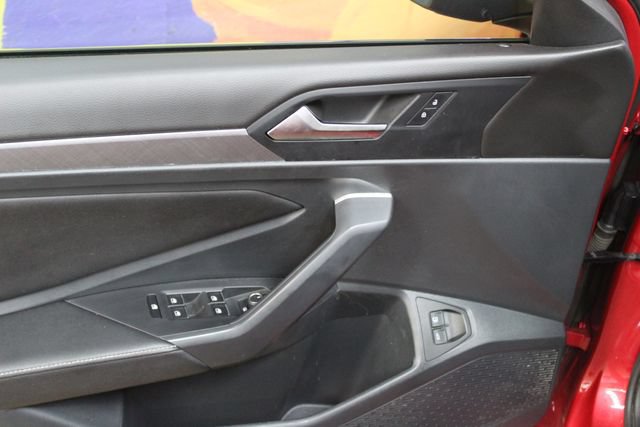 Used 2023 Volkswagen Jetta SE w/ Panoramic Sunroof Package FWD image 13