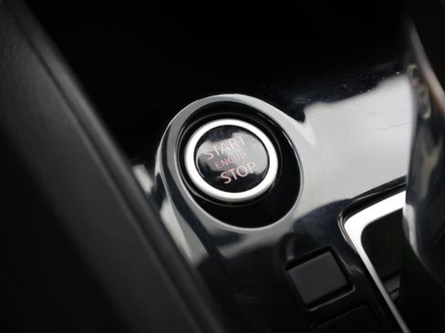 Used 2021 Nissan Kicks S FWD image 17