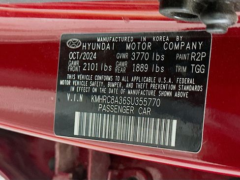 Used 2025 Hyundai Venue SEL FWD image 12