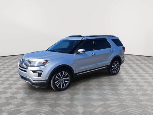 Used 2019 Ford Explorer Platinum image 4