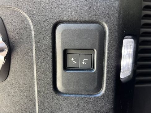 Used 2023 Land Rover Defender 130 SE AWD/4WD image 26