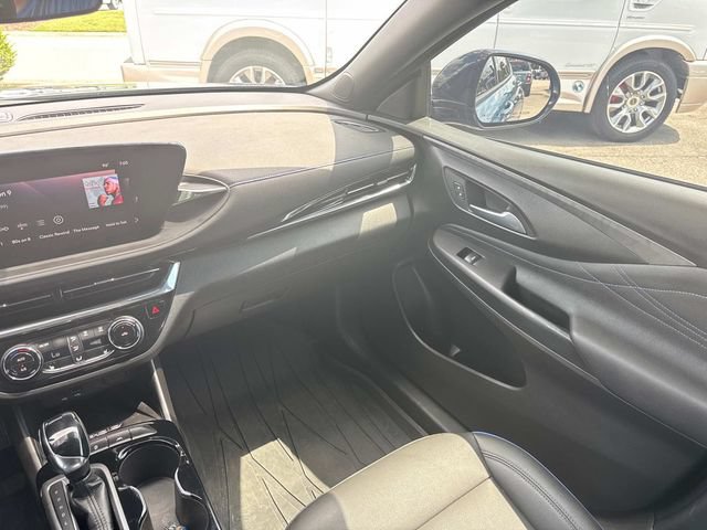 Used 2025 Buick Envista Sport Touring w/ Convenience I Package FWD image 19