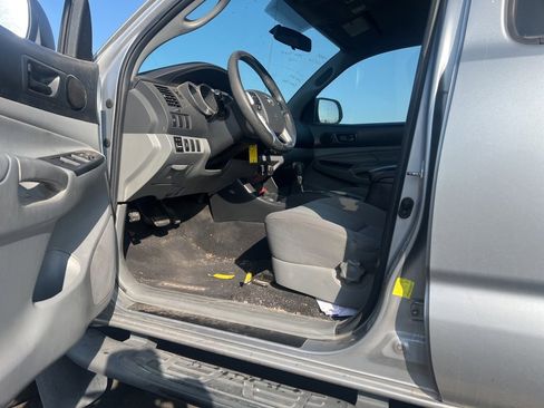 Used 2014 Toyota Tacoma PreRunner image 9