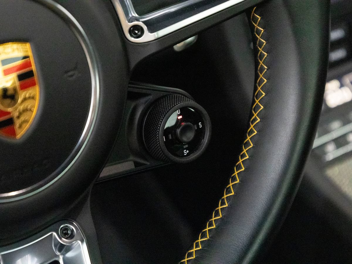 Certified 2018 Porsche 911 Turbo S AWD/4WD image 33
