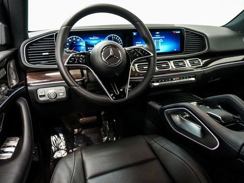 Used 2025 Mercedes-Benz GLE 450e 4MATIC image 13
