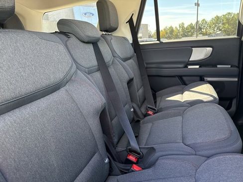 New 2025 Ford Expedition Active image 17