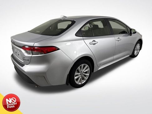 Used 2024 Toyota Corolla LE w/ LE Convenience Package AWD/4WD image 3