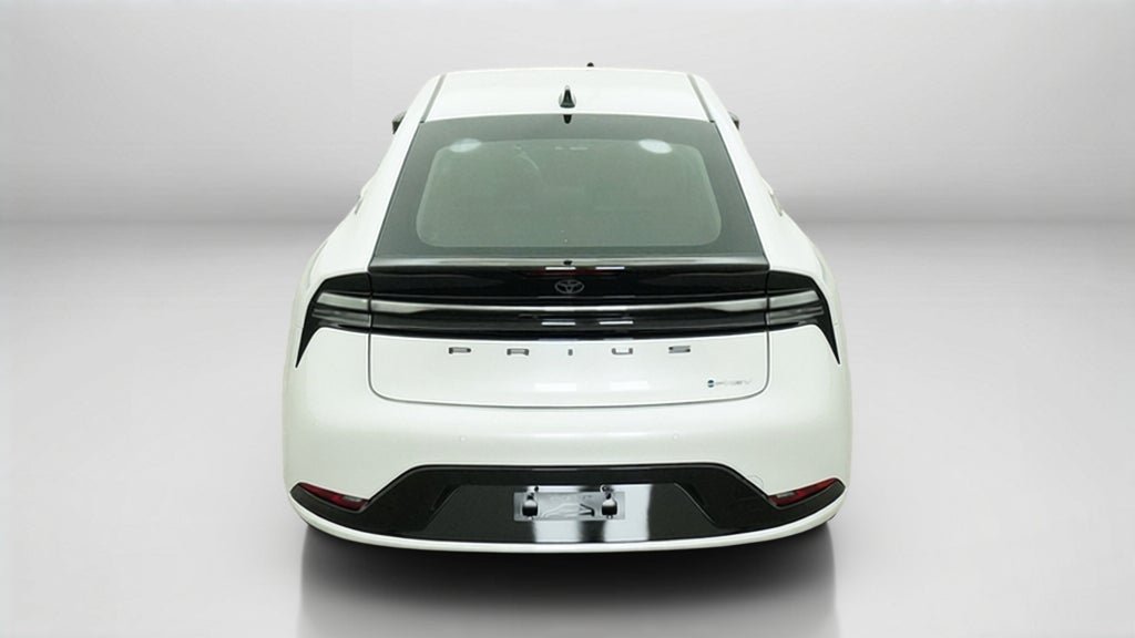 New 2027 Toyota Prius Plug-In Hybrid FWD image 7
