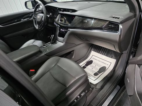 Used 2021 Cadillac XT6 Premium Luxury AWD/4WD image 7